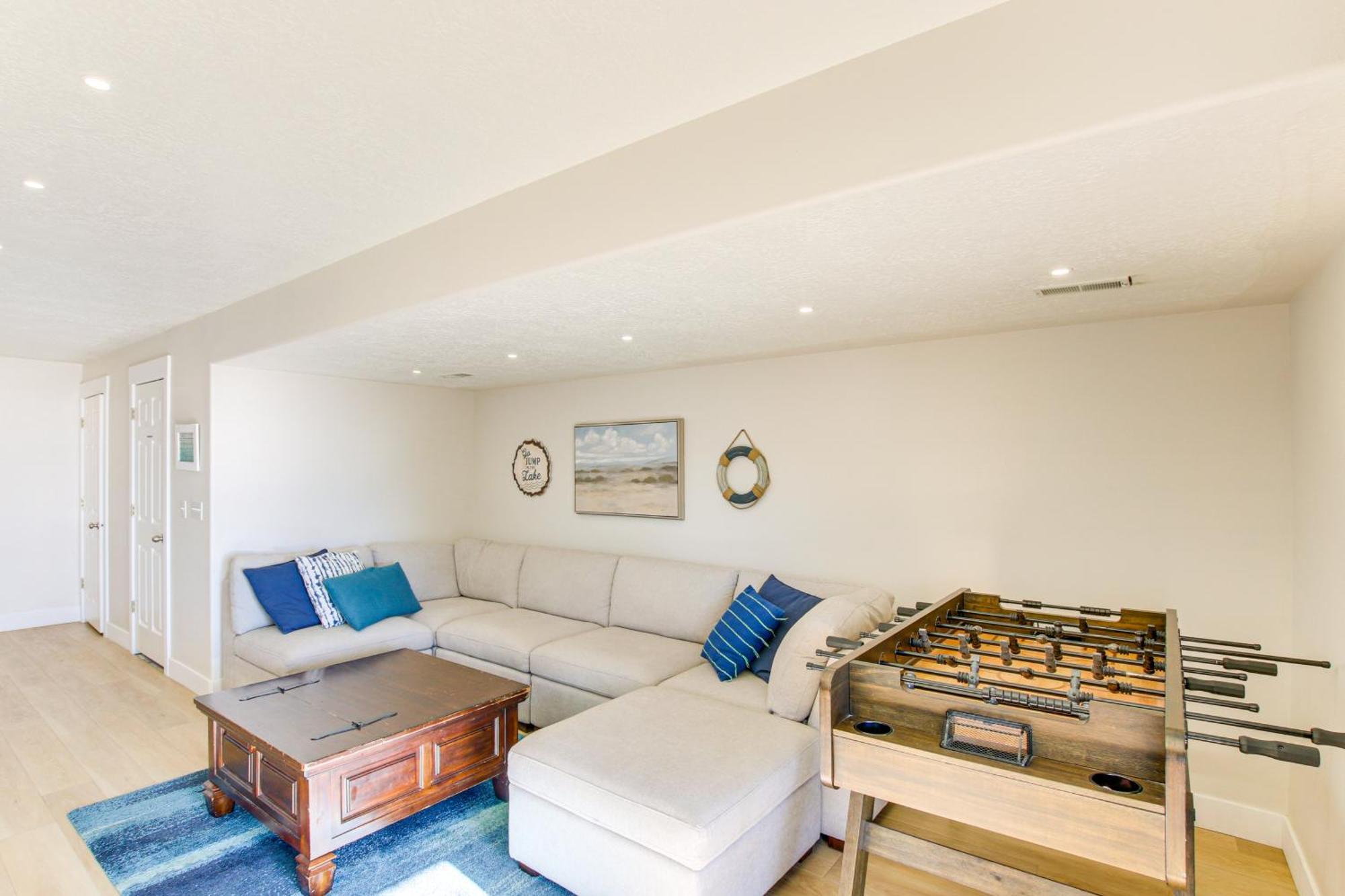 Spacious Garden City Townhome With Lake Views! Esterno foto