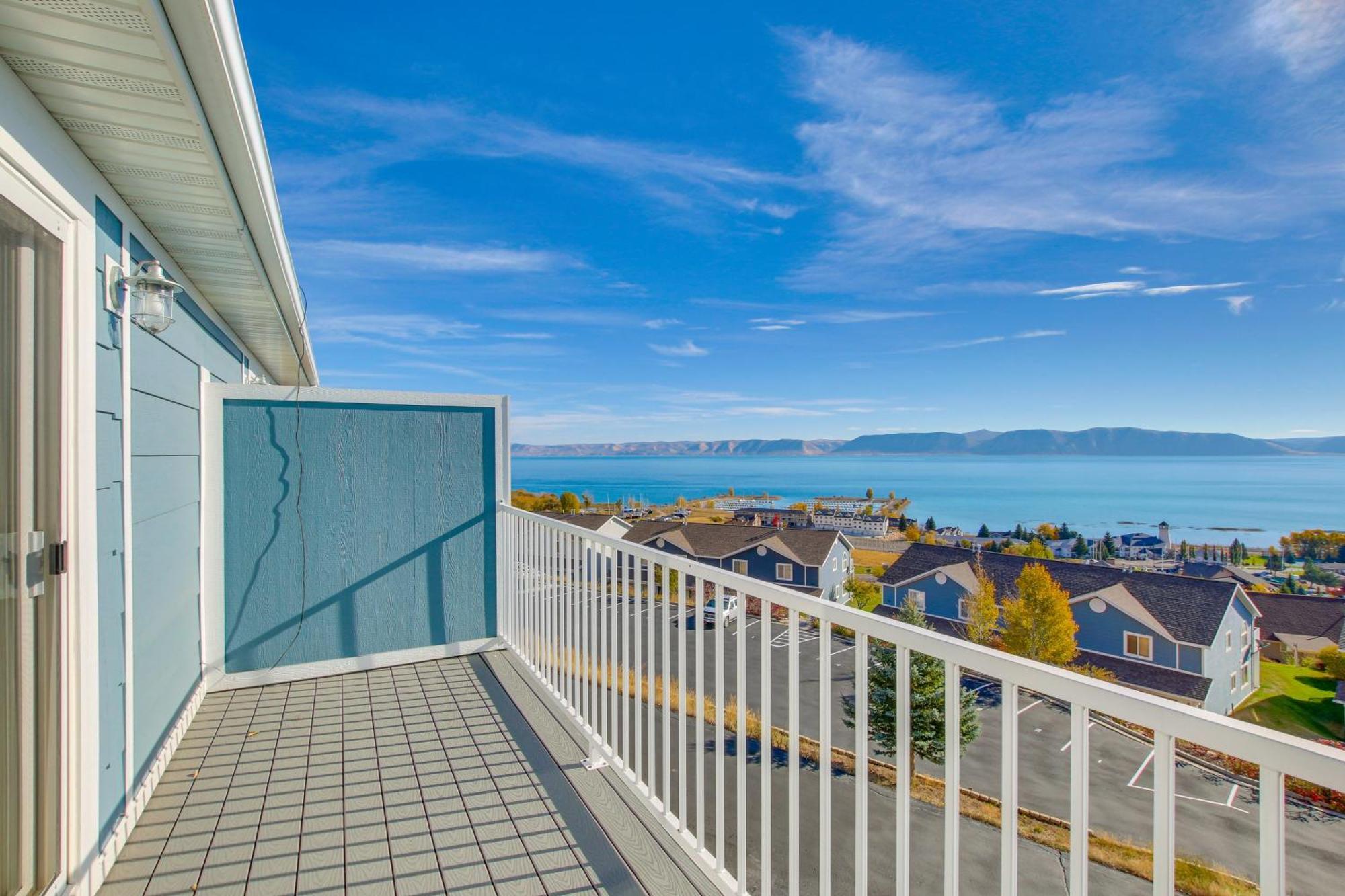 Spacious Garden City Townhome With Lake Views! Esterno foto