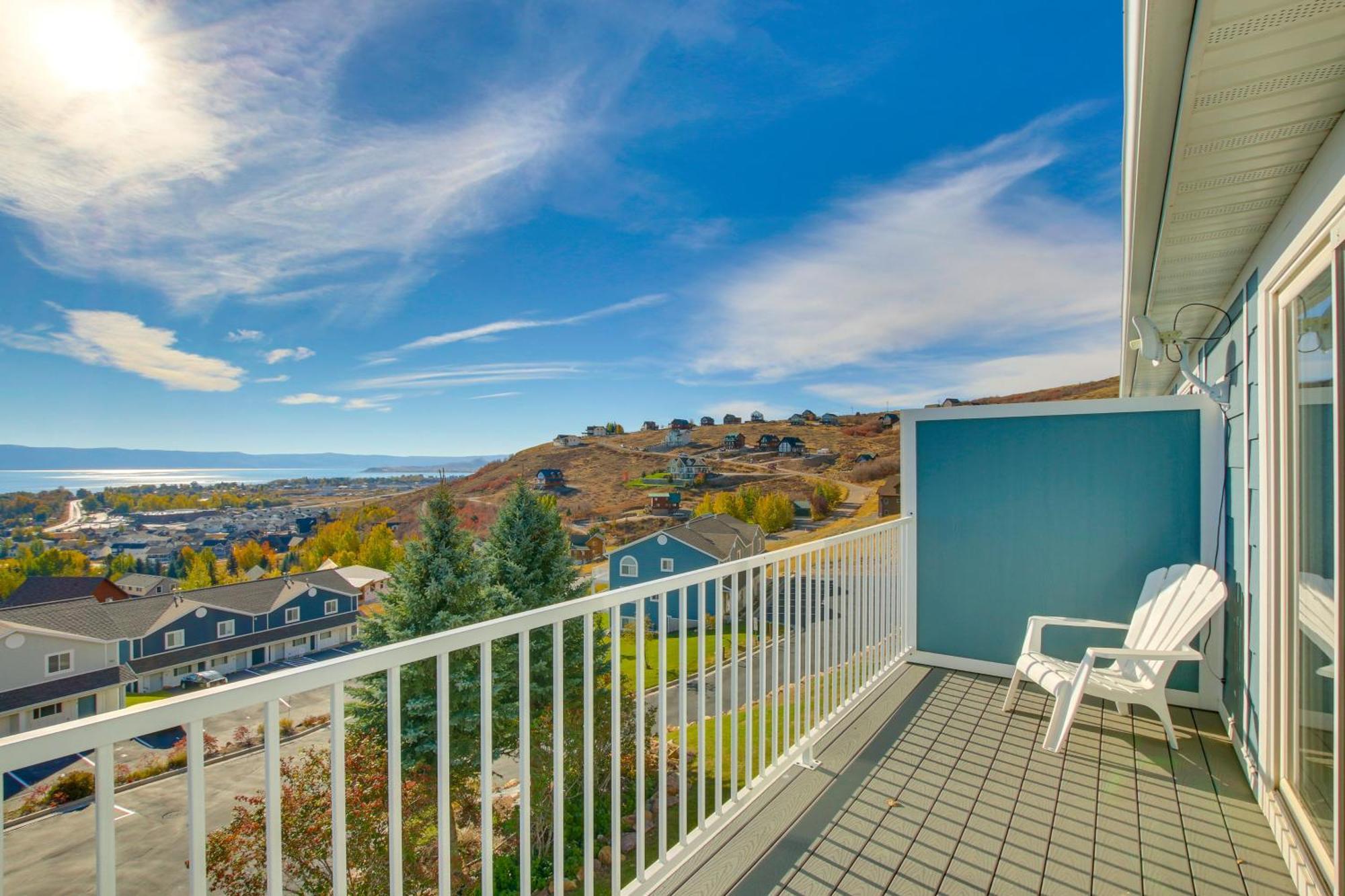 Spacious Garden City Townhome With Lake Views! Esterno foto